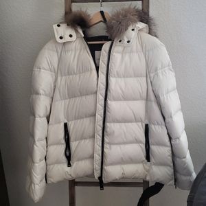 Moncler women winter jacket(Authentic)